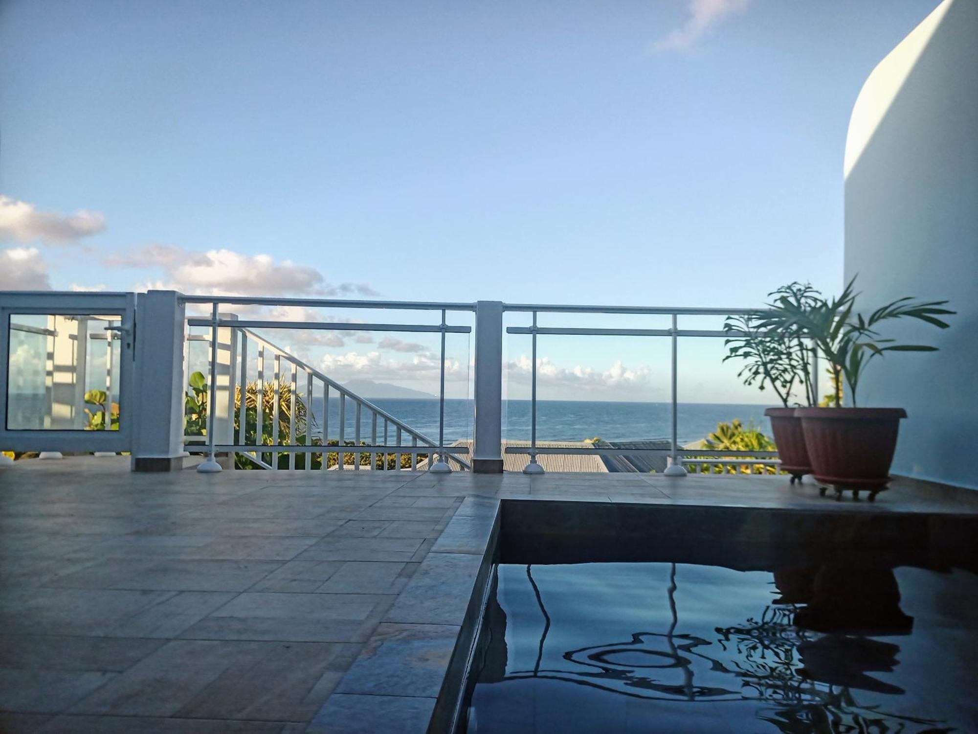 Aux Colibris Amoureux : Loft De Standing Avec Vue Mer Grand-Bourg  Exterior foto